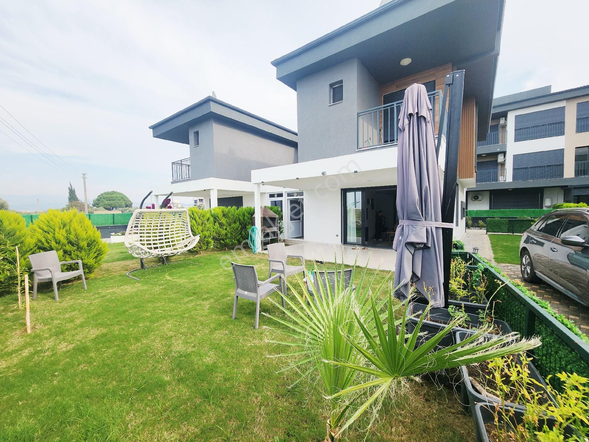 Kuşadası Davutlar Satılık Deniz Manzaralı Villa - Görsel 11