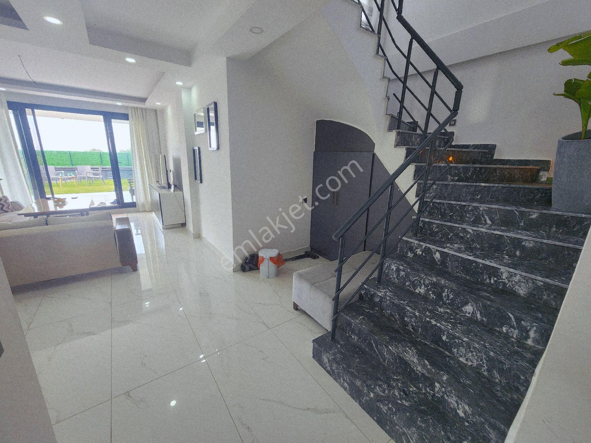 Kuşadası Davutlar Satılık Deniz Manzaralı Villa - Görsel 18