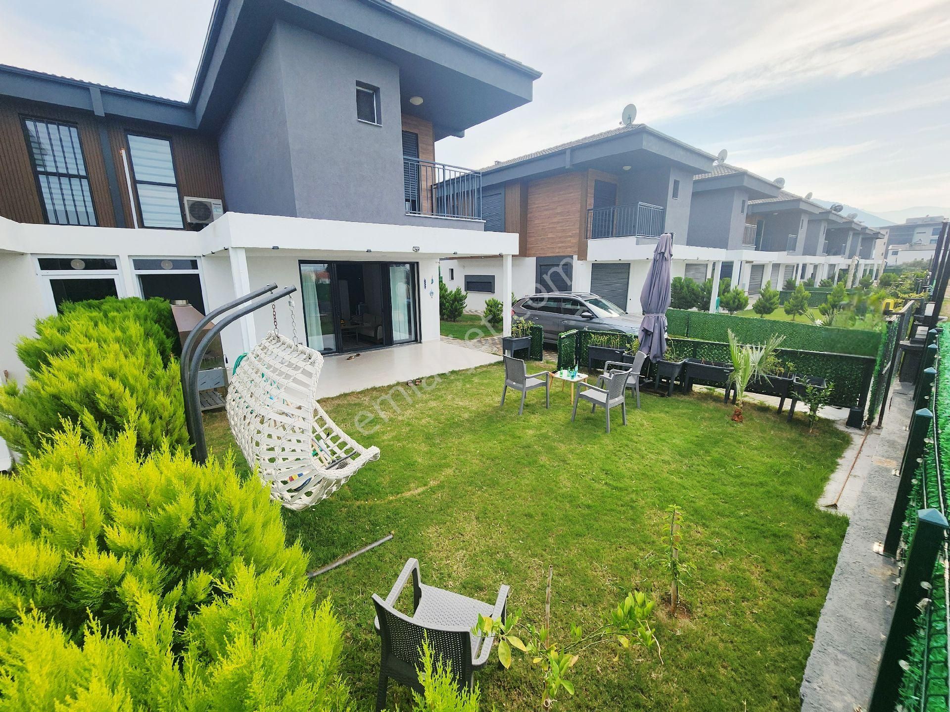 Kuşadası Davutlar Satılık Deniz Manzaralı Villa - Görsel 12