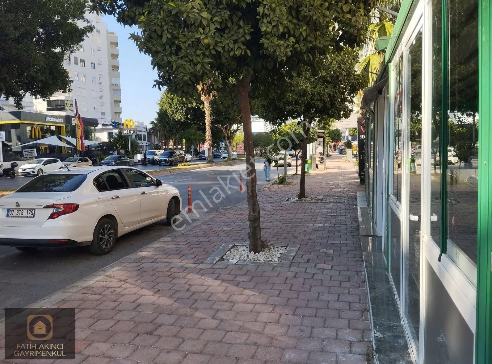 Cadde Üzerinde Depolu Dükkan - Görsel 10