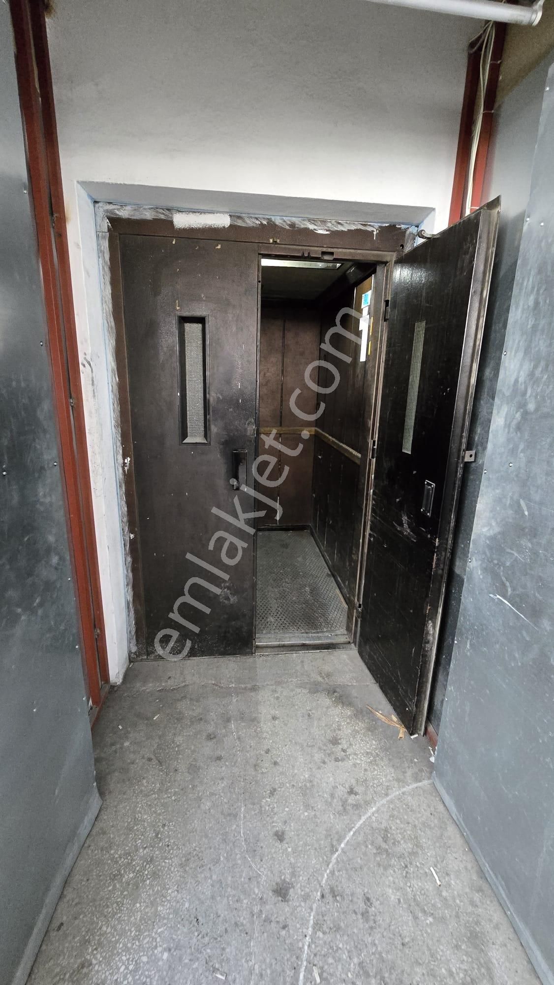 Beylikdüzü O.s.b. Bakırcılar Sanayi Sitesi 8.250 M² Komple Fabrika Binası - Görsel 13