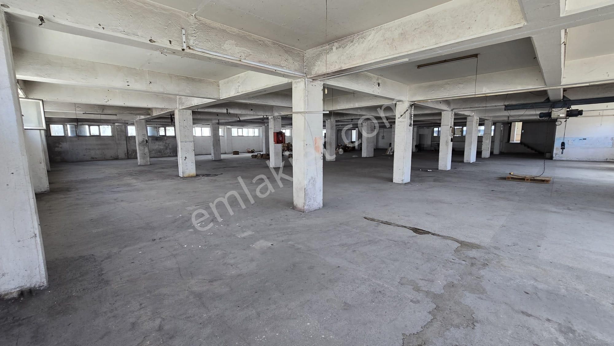 Beylikdüzü O.s.b. Bakırcılar Sanayi Sitesi 8.250 M² Komple Fabrika Binası