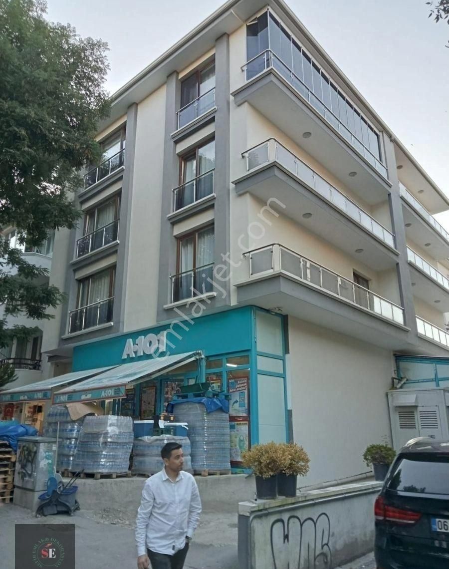 Bahçelievlerde Genç Binada 69 Sok 3. Kat Asansorlü Kombili Otoparklı 2+1 Kiralık