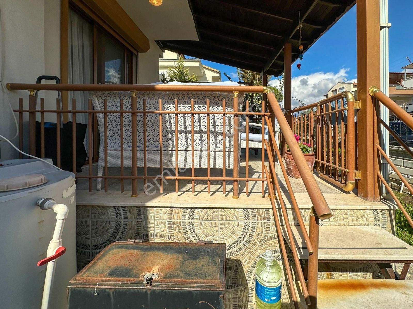 Dikili Cumhuriyet'te 6+1 Villa | 350m Denize Yakın | Eşyalı - Görsel 12