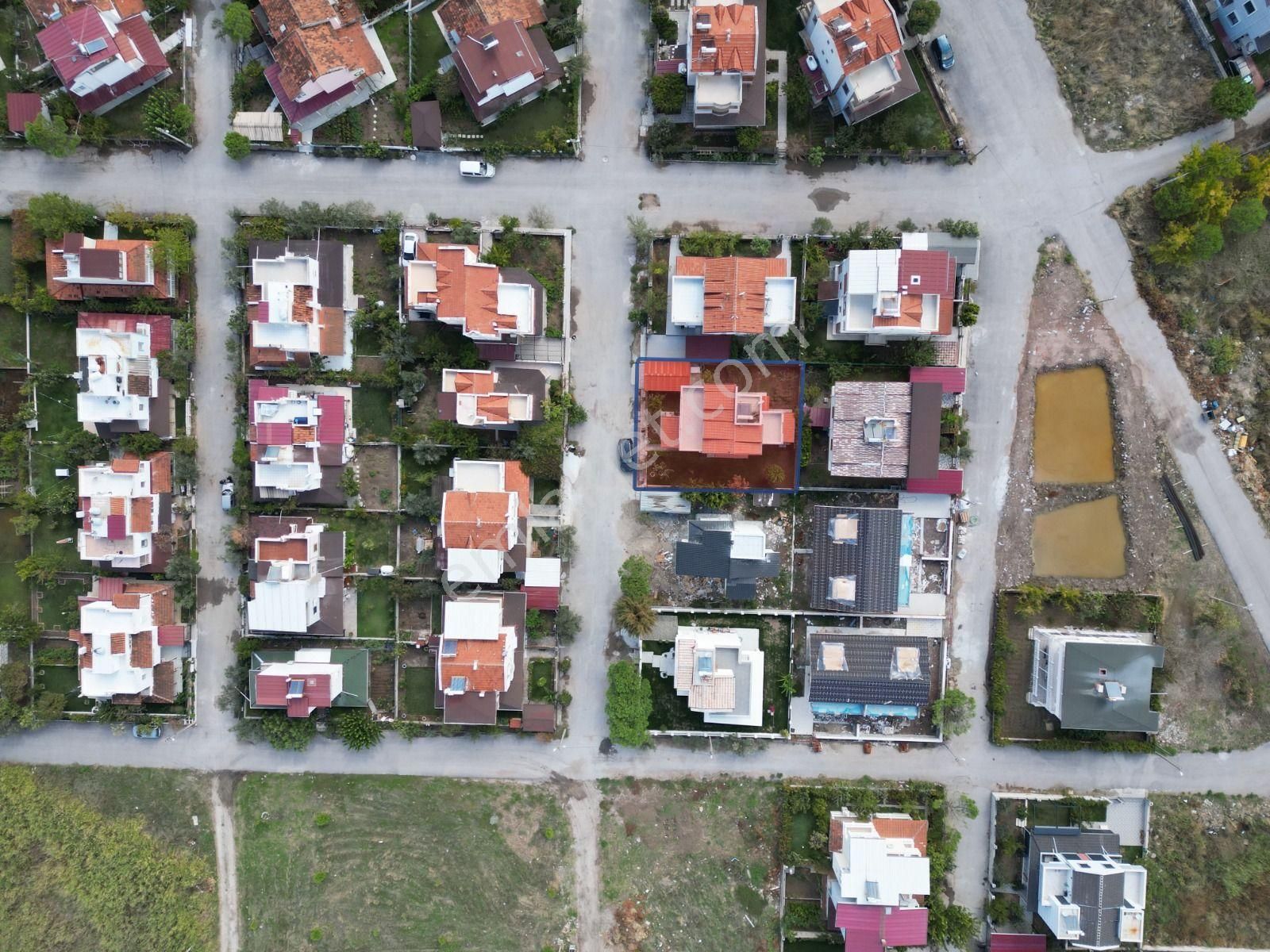 Dikili Cumhuriyet'te 6+1 Villa | 350m Denize Yakın | Eşyalı - Görsel 4