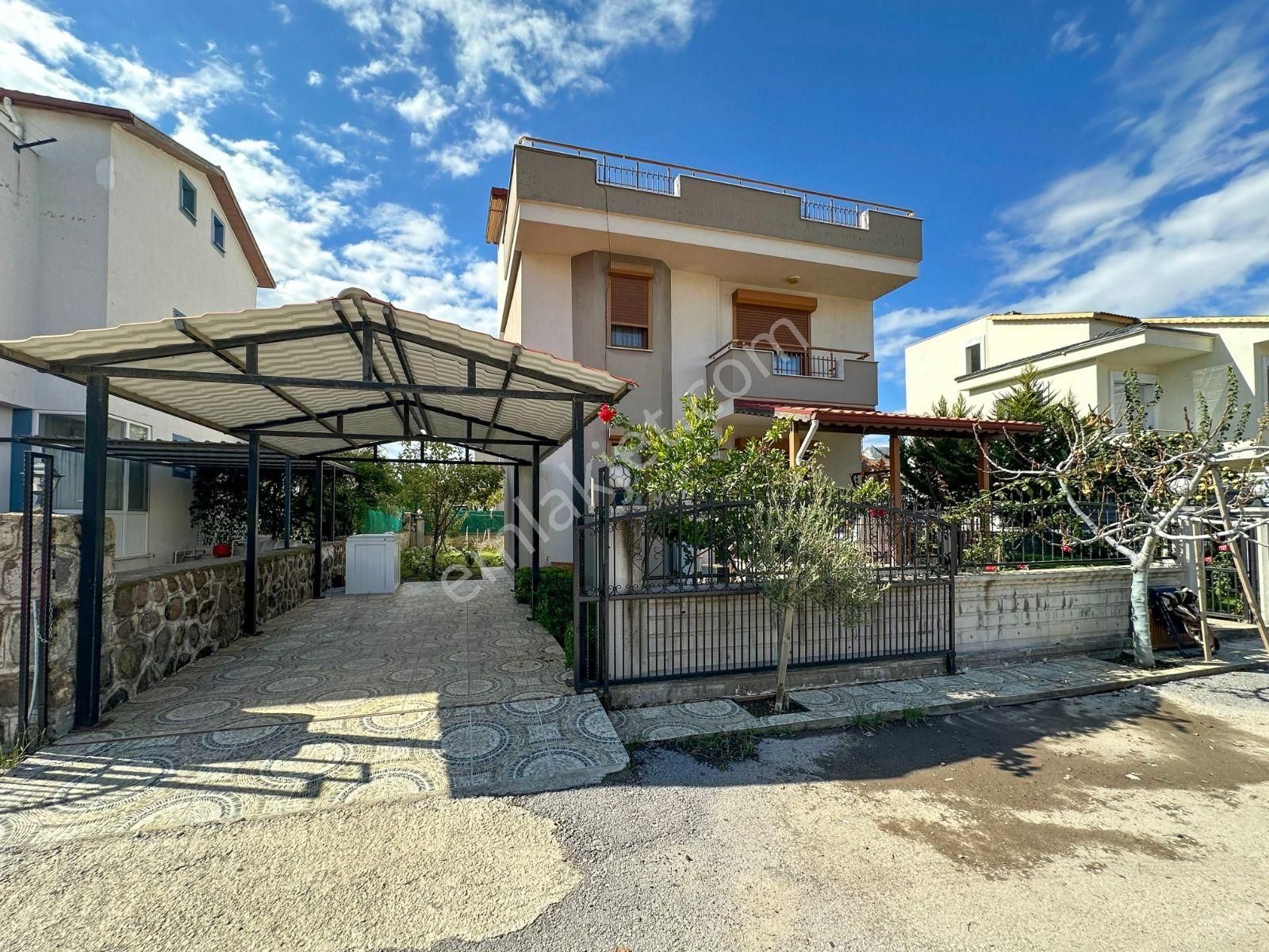 Dikili Cumhuriyet'te 6+1 Villa | 350m Denize Yakın | Eşyalı - Görsel 11