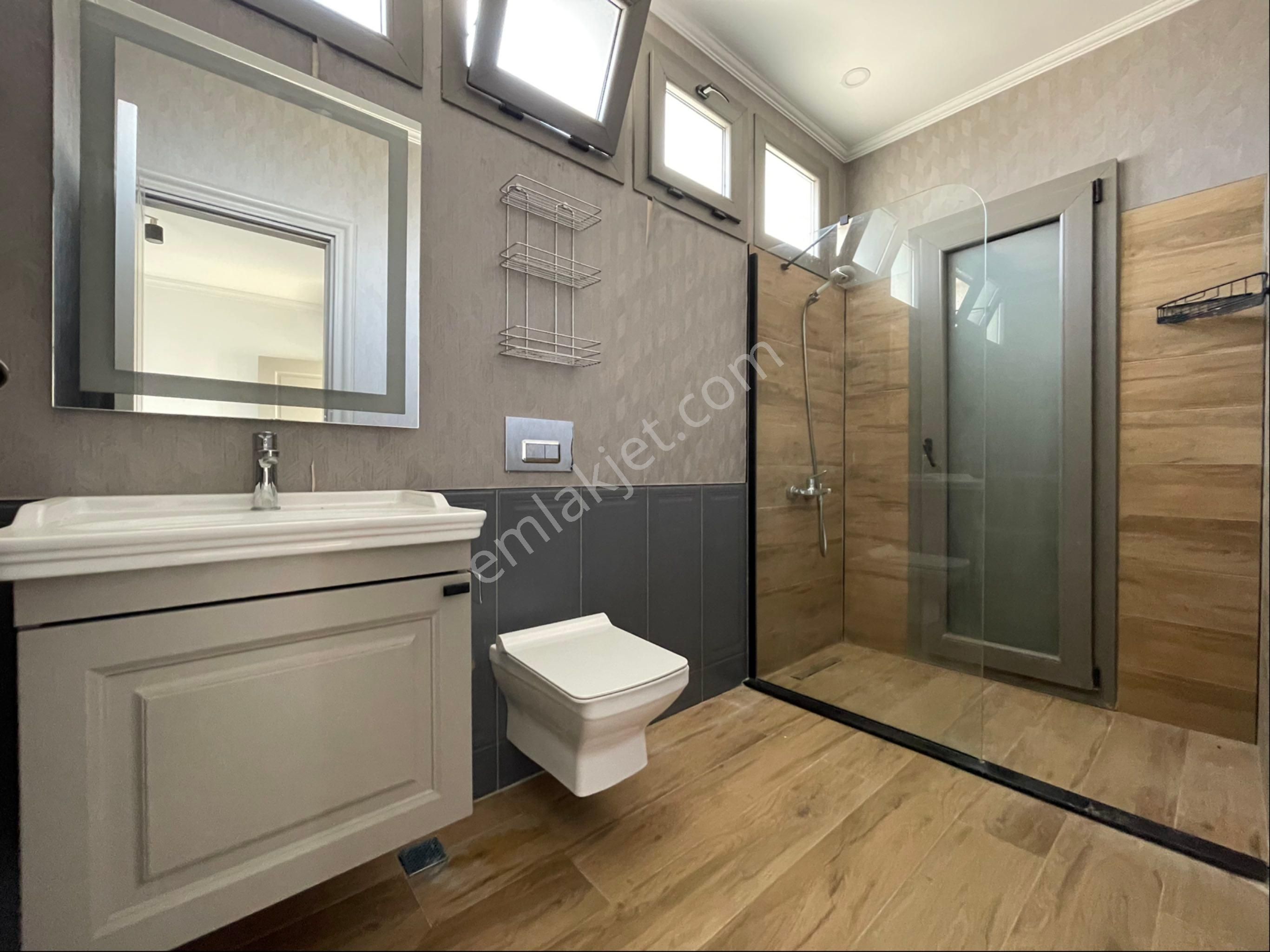 Kuşadası Davutlar Sahilinde Denize 600m Tek Müstakil 3+1 Havuzlu Sitede Villa - Görsel 20