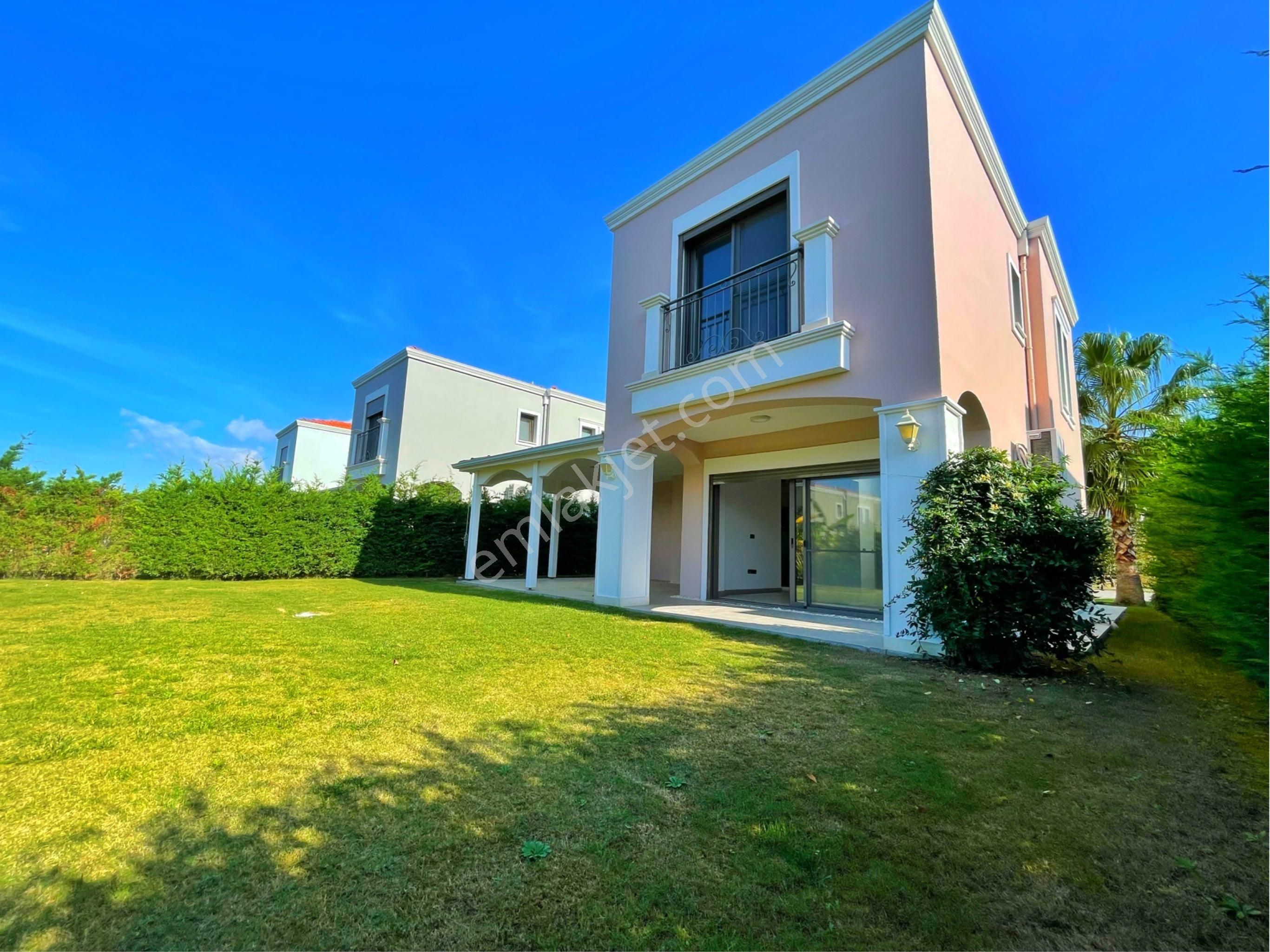 Kuşadası Davutlar Sahilinde Denize 600m Tek Müstakil 3+1 Havuzlu Sitede Villa - Görsel 3