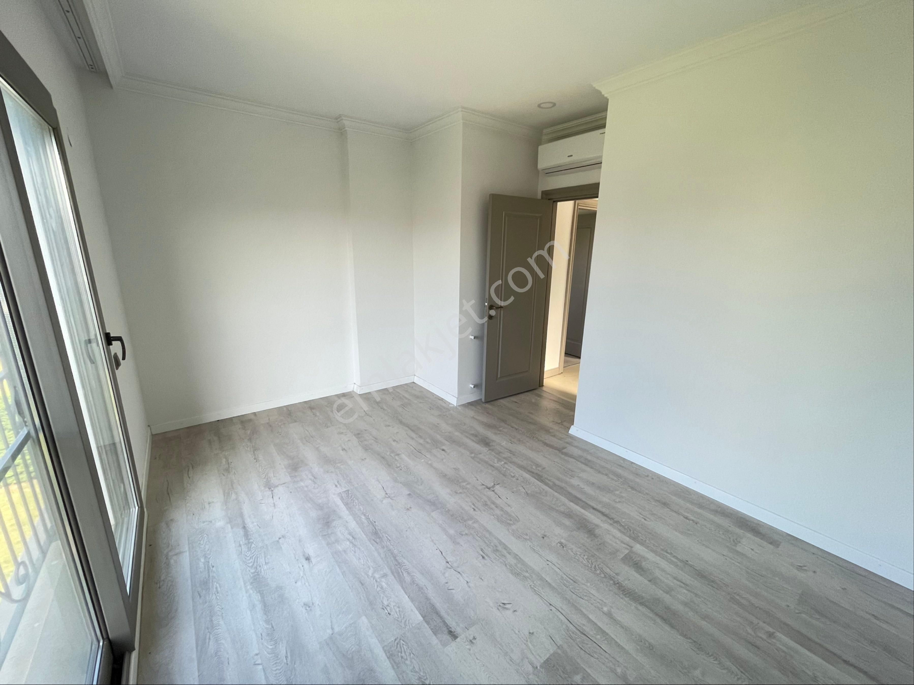 Kuşadası Davutlar Sahilinde Denize 600m Tek Müstakil 3+1 Havuzlu Sitede Villa - Görsel 26