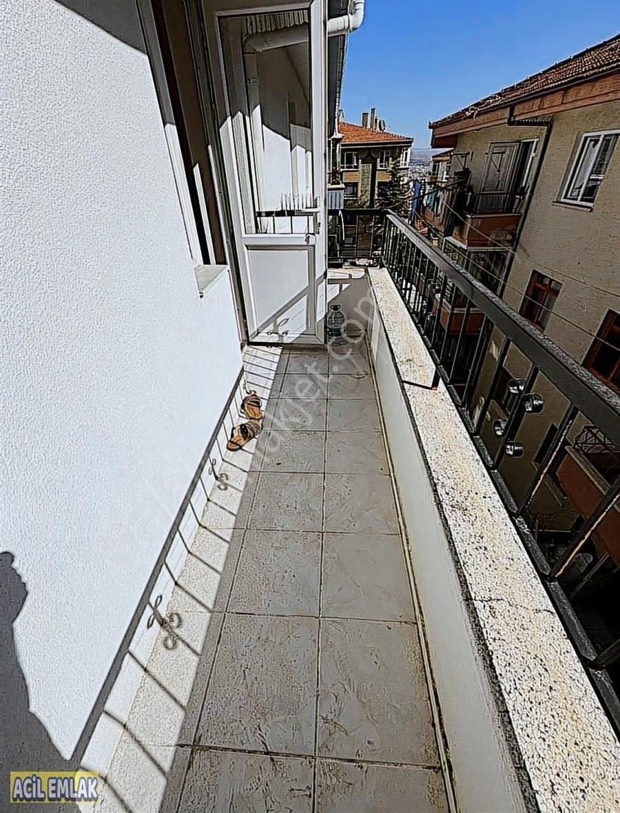 Acil Emlaktan Gazeller Caddesinde Üst Kat Kiralık Daire - Görsel 4