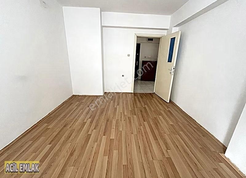 Acil Emlaktan Gazeller Caddesinde Üst Kat Kiralık Daire - Görsel 13