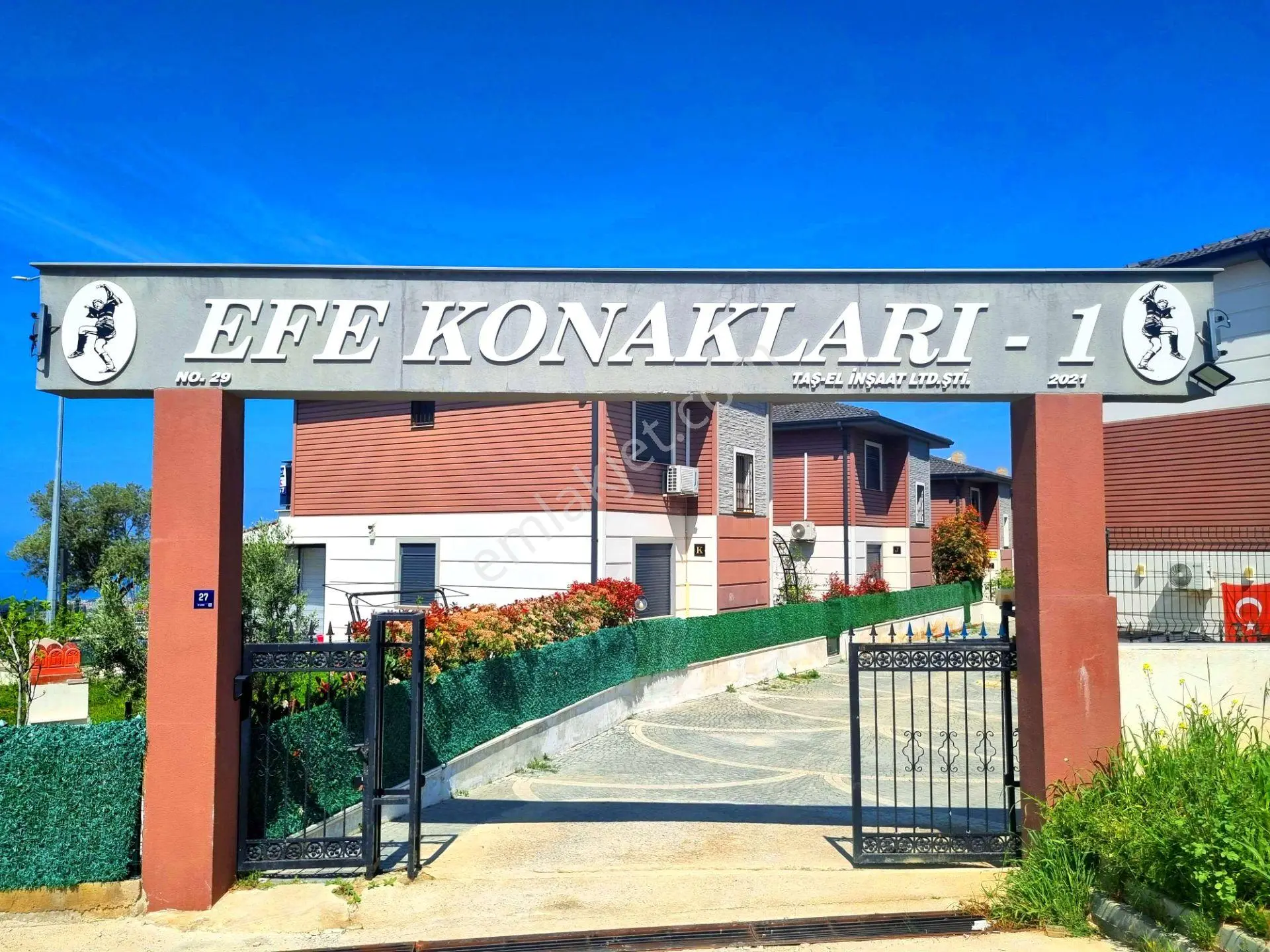Soğucak'ta Panoramık Denız Ve Havuz Manzaralı Sıfır 2+1 Daıre - Görsel 2