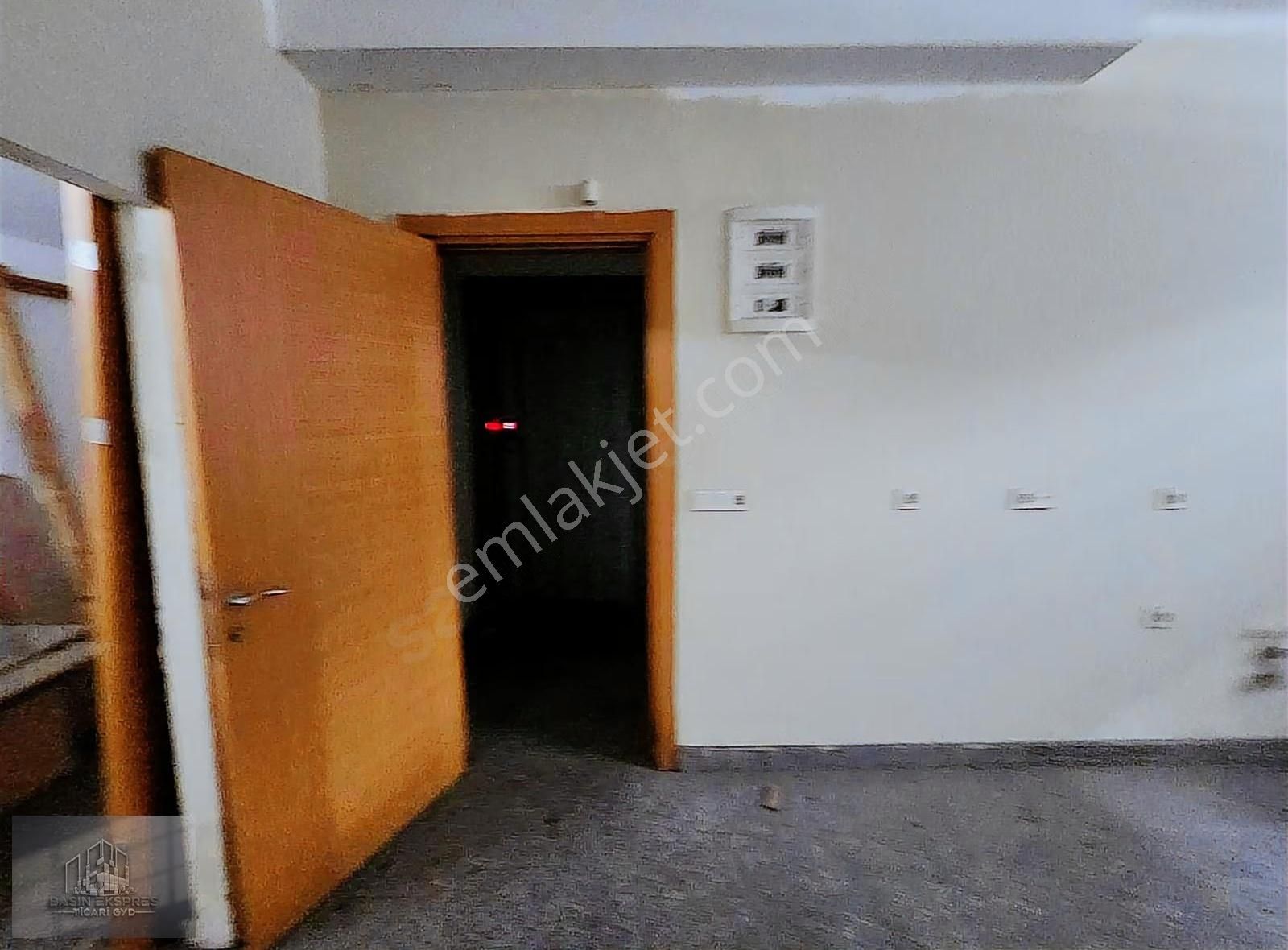 Sulyapıdan İskanli Komple Satılık Müstakil Plaza - Görsel 12