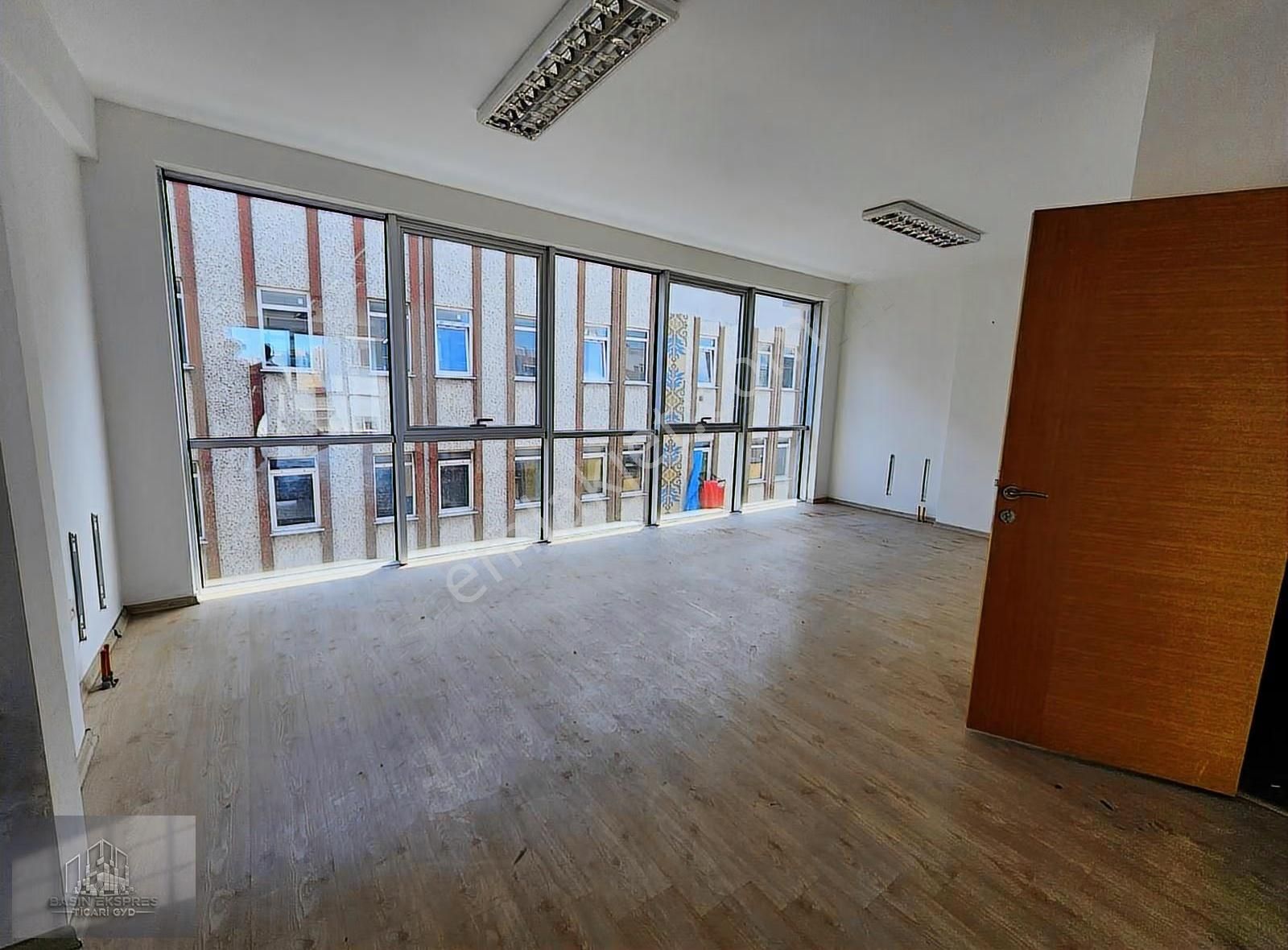 Sulyapıdan İskanli Komple Satılık Müstakil Plaza - Görsel 3