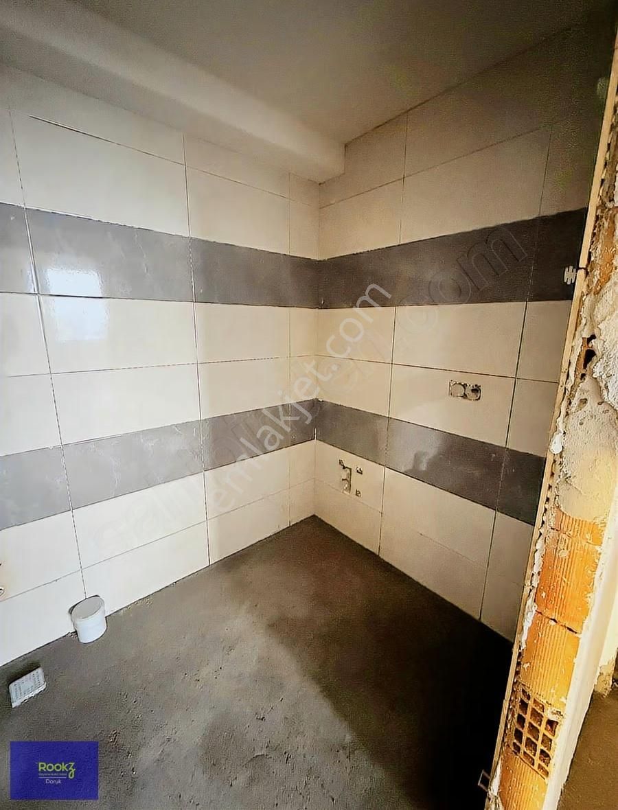 Rookzdoruk'dan Sultanbeyli Petrolyolu Caddesi'nde Sıfır 3+1daire - Görsel 11