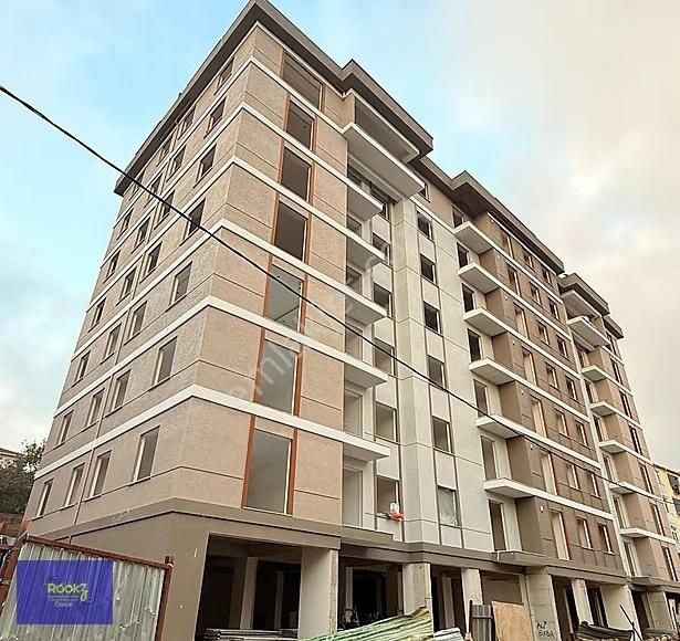 Rookzdoruk'dan Sultanbeyli Petrolyolu Caddesi'nde Sıfır 3+1daire