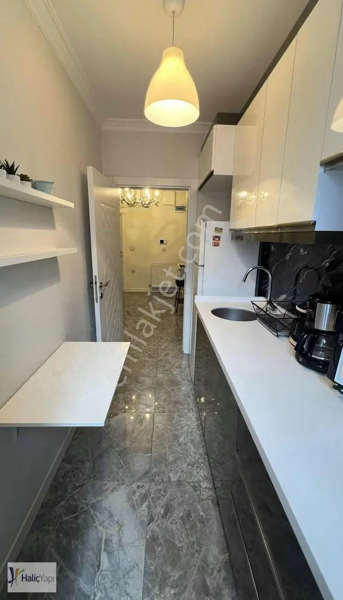 Gürselde Adliyeye Metrobüse Çok Yakın Ara Kat 2+1 Lüks Daire - Görsel 4