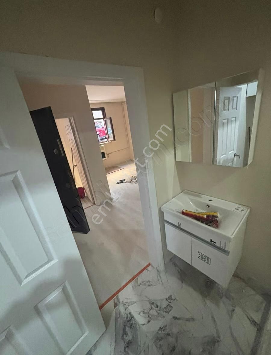 Gsm Den Satılık İçi Ful Tadilatlı Giriş Kat Daire
