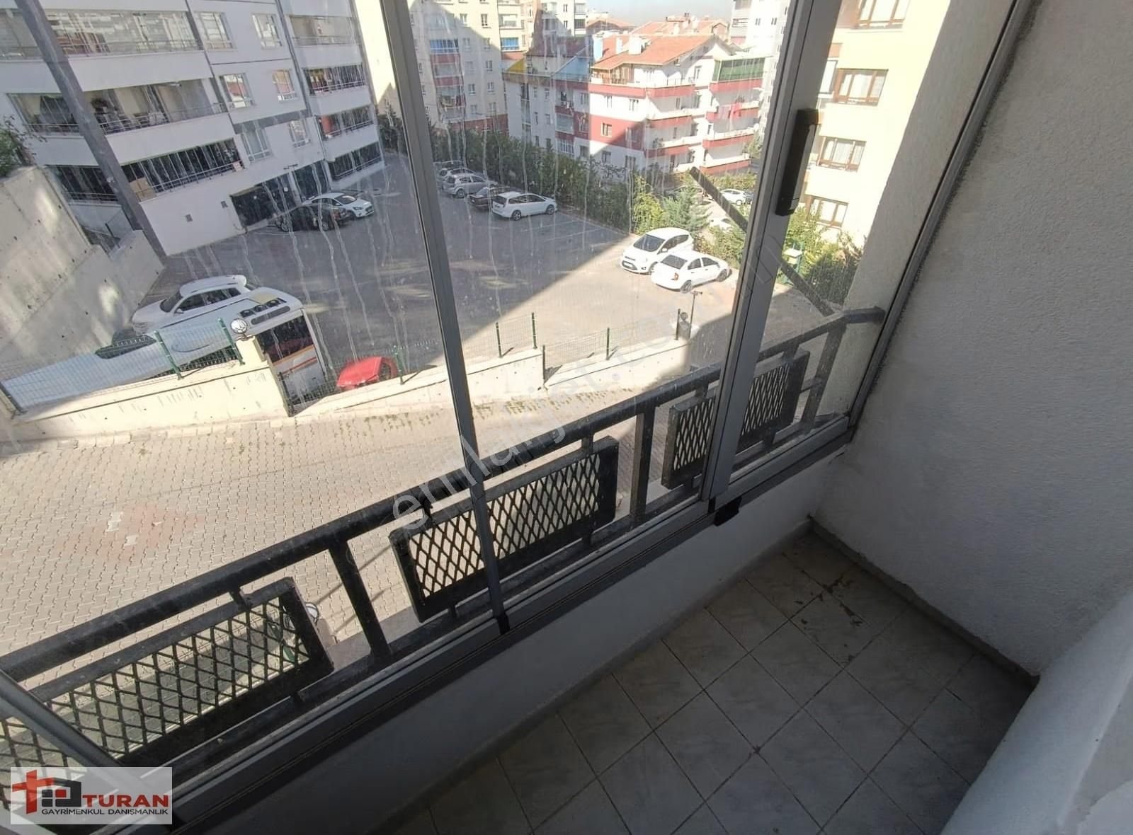 Turan'dan Kapalı Pazar Yeri Yanı Full Yapılı 3+1 Kiralık Daire - Görsel 3