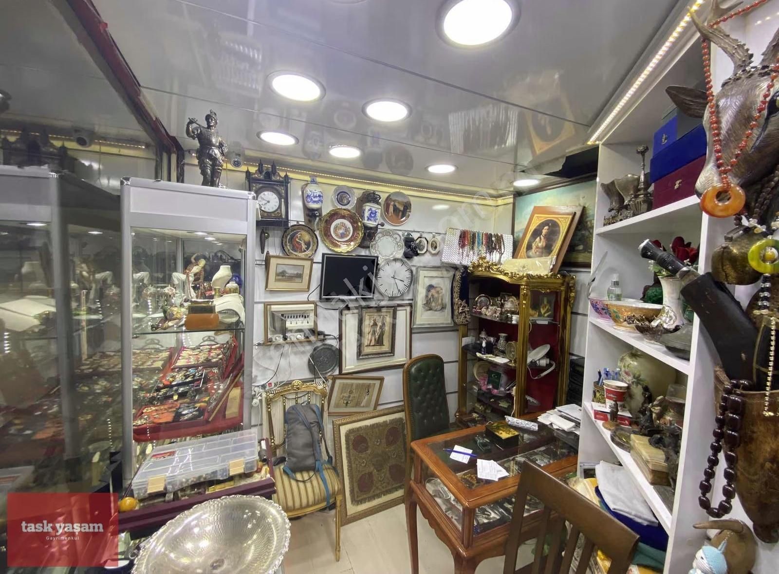 Nişantaşı Mim Plaza'da Geniş Cepheli Satılık Fırsat Dükkan - Görsel 14