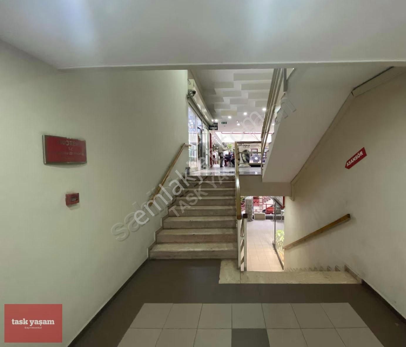 Nişantaşı Mim Plaza'da Geniş Cepheli Satılık Fırsat Dükkan - Görsel 11