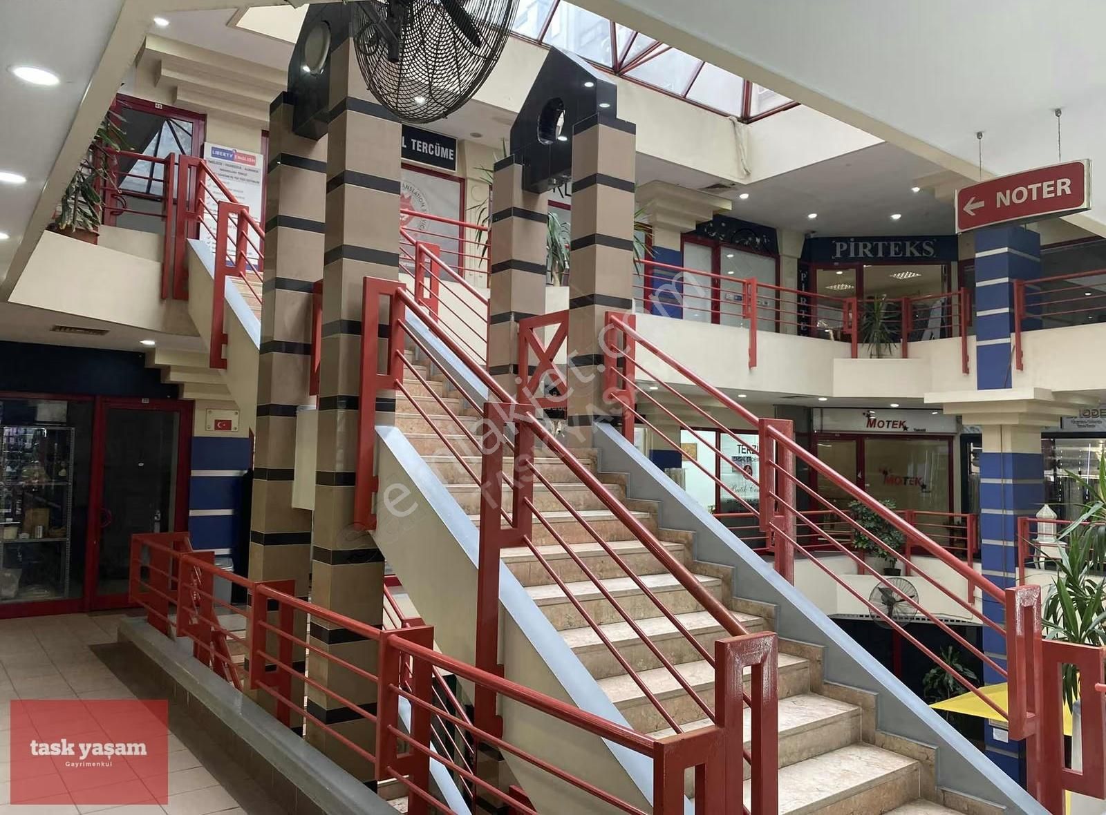 Nişantaşı Mim Plaza'da Geniş Cepheli Satılık Fırsat Dükkan - Görsel 8