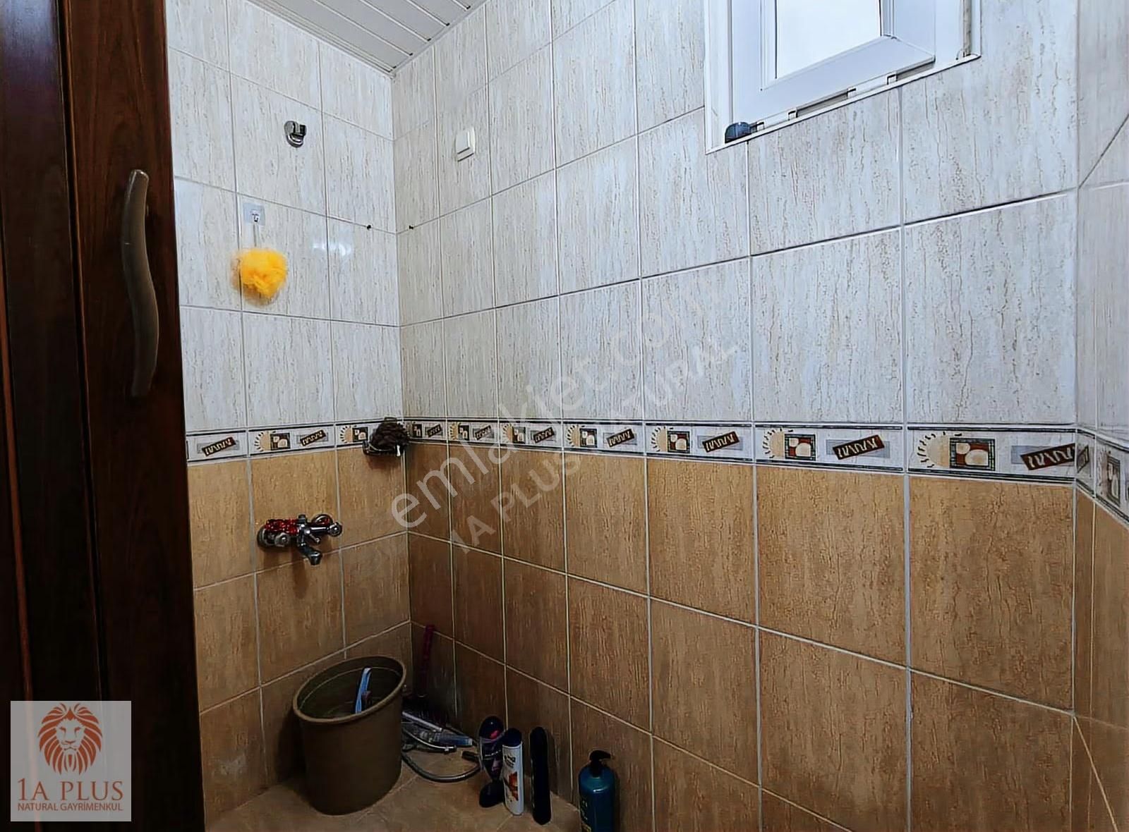 Satılık 3+1 155 M2 Asansörlü Sitede Ebeveyn Banyolu Ara Kat - Görsel 2