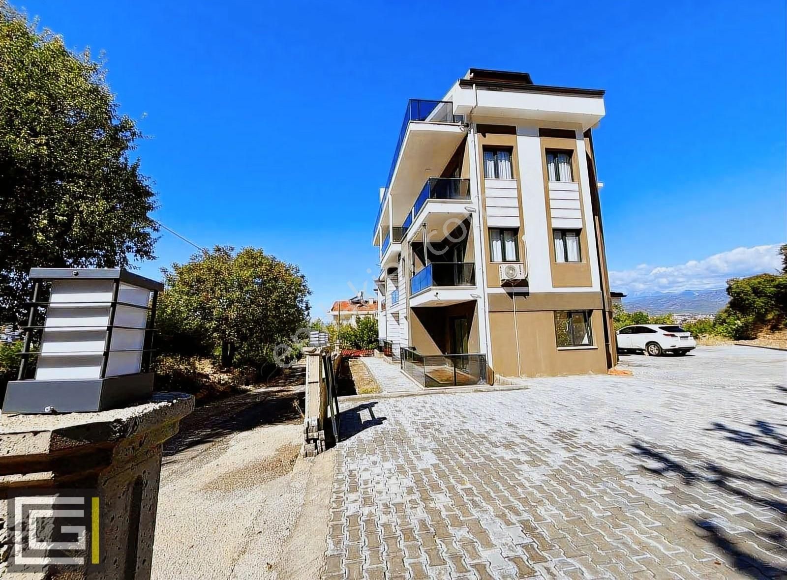 Açık Otoparklı, Müstakil Girişli Yeni Yapı 2+1!