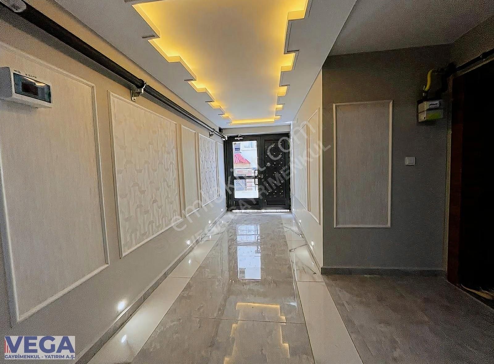 ▄vega▄şahintepe Mahallesinde Çift Girişli 6+1 Daire - Görsel 13