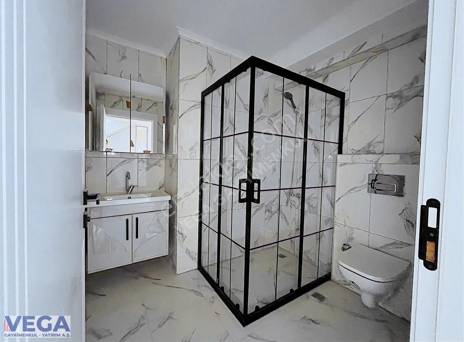 ▄vega▄şahintepe Mahallesinde Çift Girişli 6+1 Daire - Görsel 35