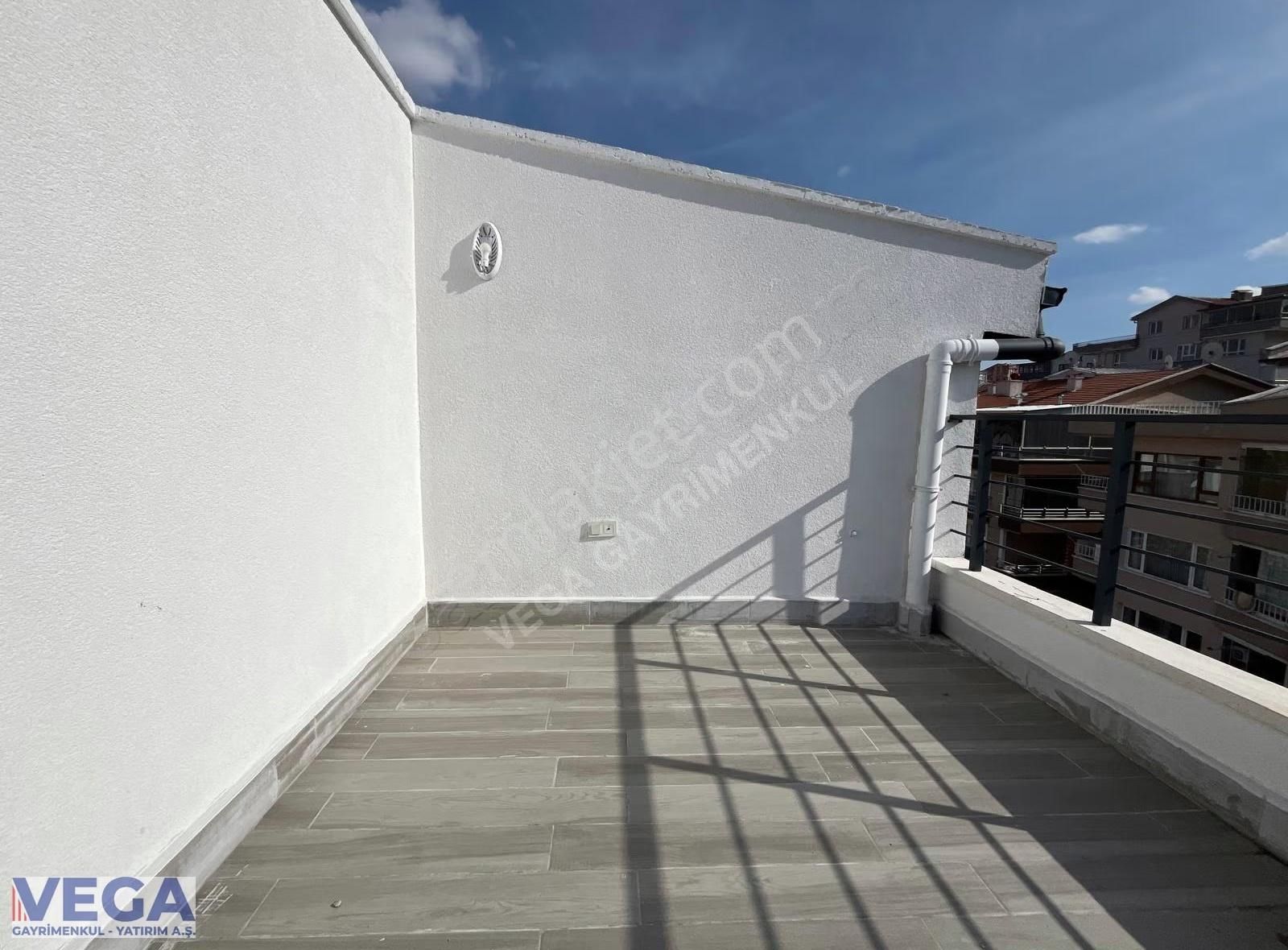 ▄vega▄şahintepe Mahallesinde Çift Girişli 6+1 Daire - Görsel 14