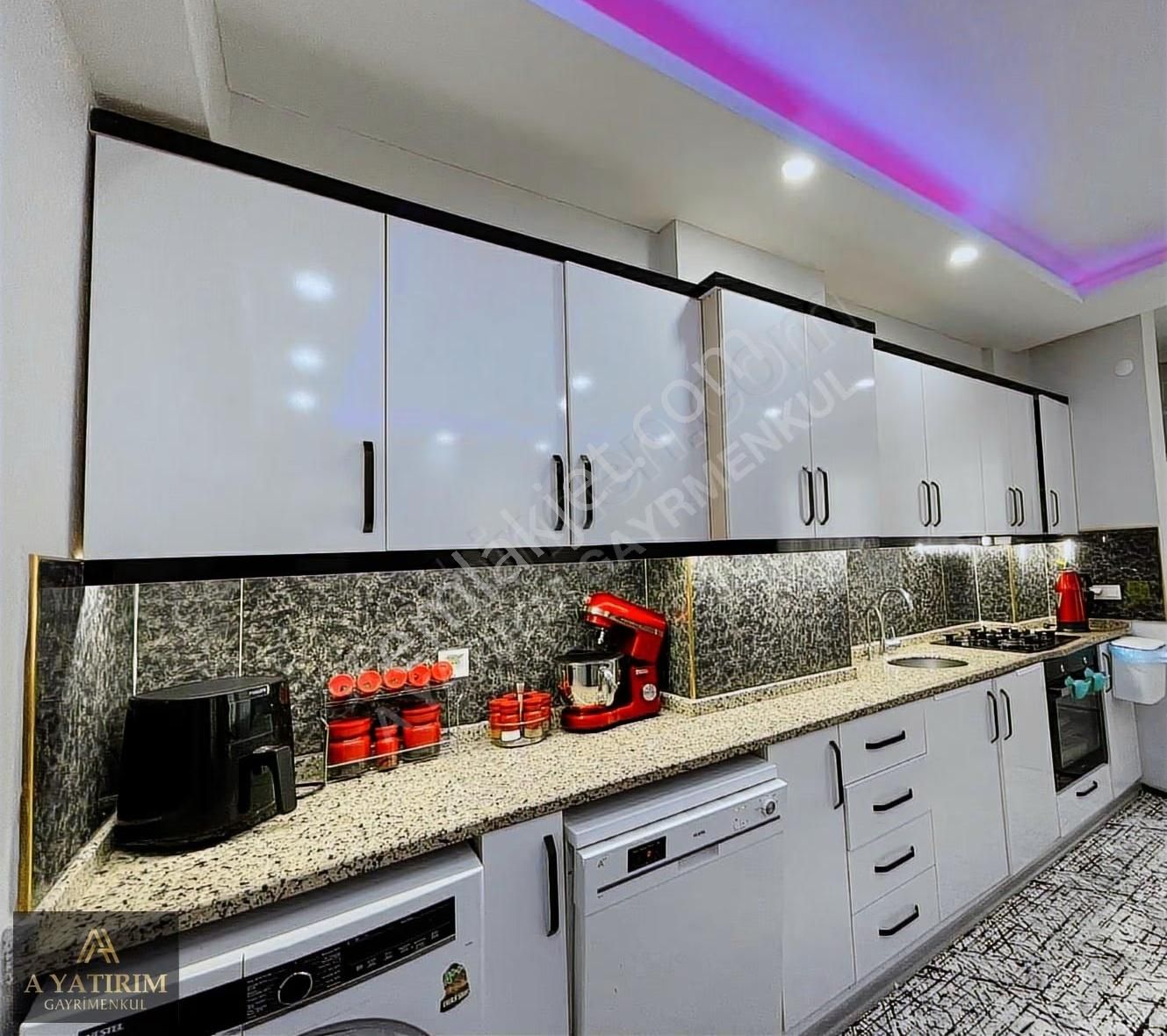 Konyaaltı Limanda Denize Yürüyerek Ulaşabileceğiniz 2+1 Daire. - Görsel 13