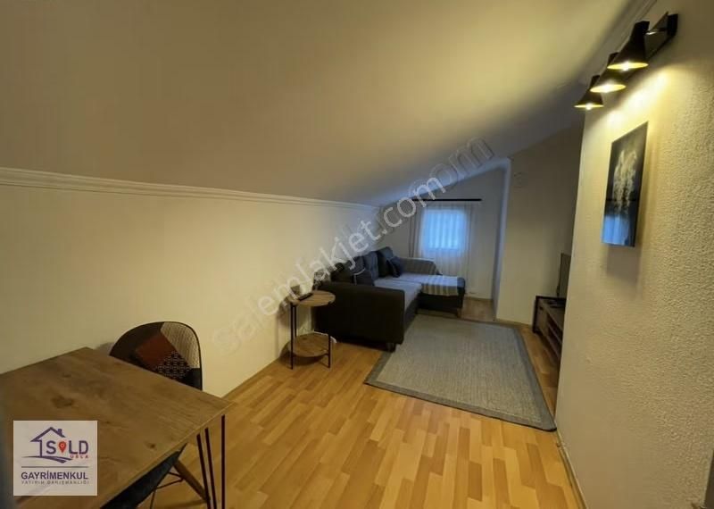 Urla Merkezde Kiralık Çatı Katı Daire - Görsel 32
