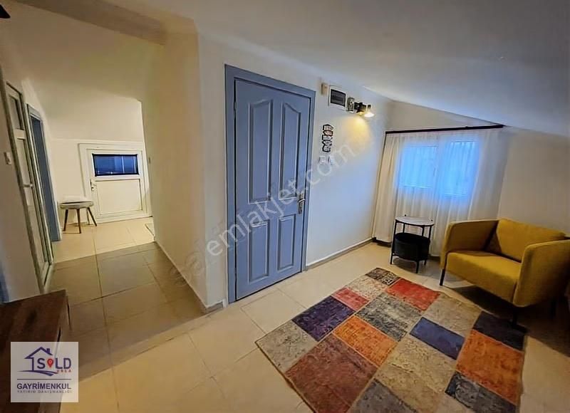 Urla Merkezde Kiralık Çatı Katı Daire - Görsel 16