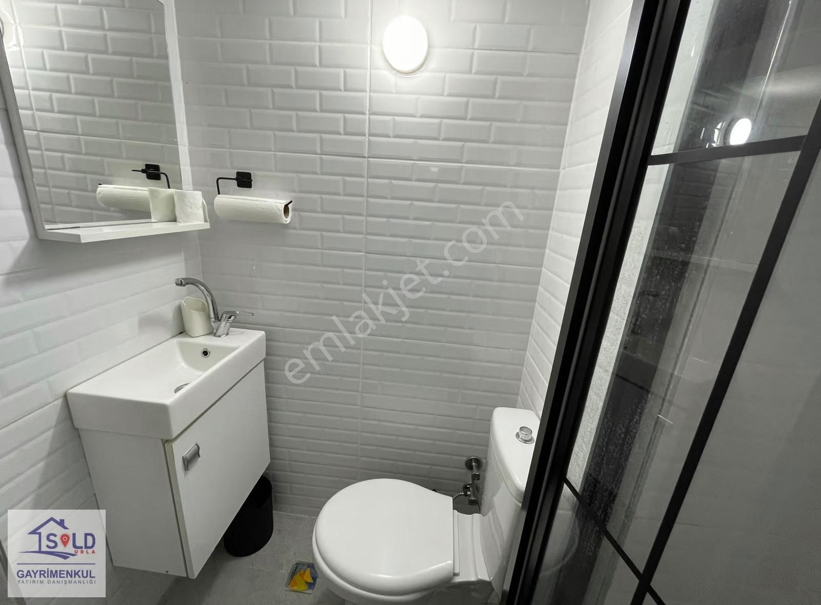 Urla Merkezde Kiralık Çatı Katı Daire - Görsel 31