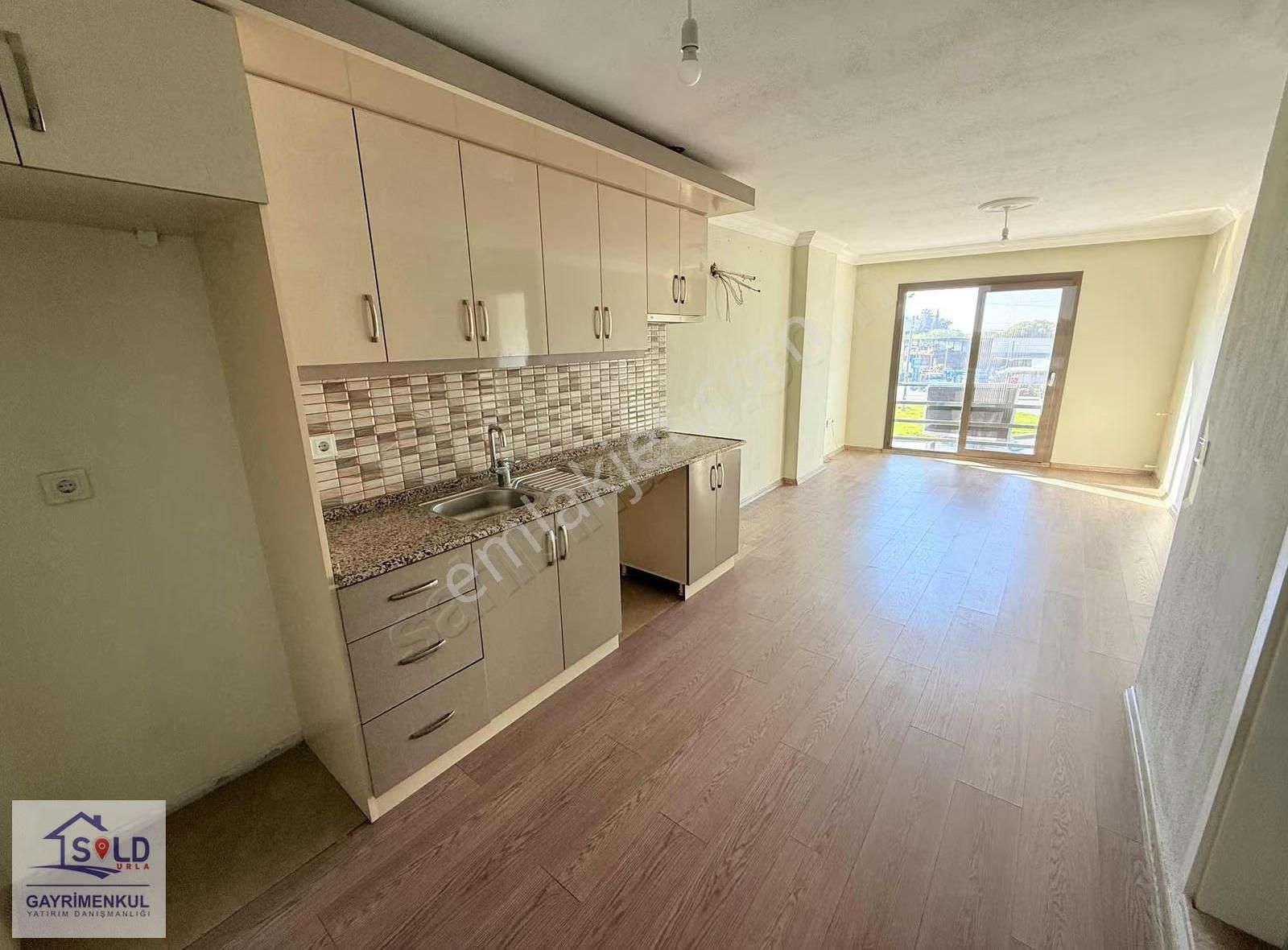 Urla Altıntaş Mahallesinde 2+1 Kiralık Daire - Görsel 8