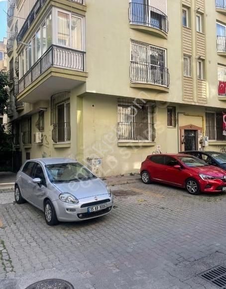 Girne Caddesine 50 Metre Mesafede 3+1 Satılık - Görsel 6