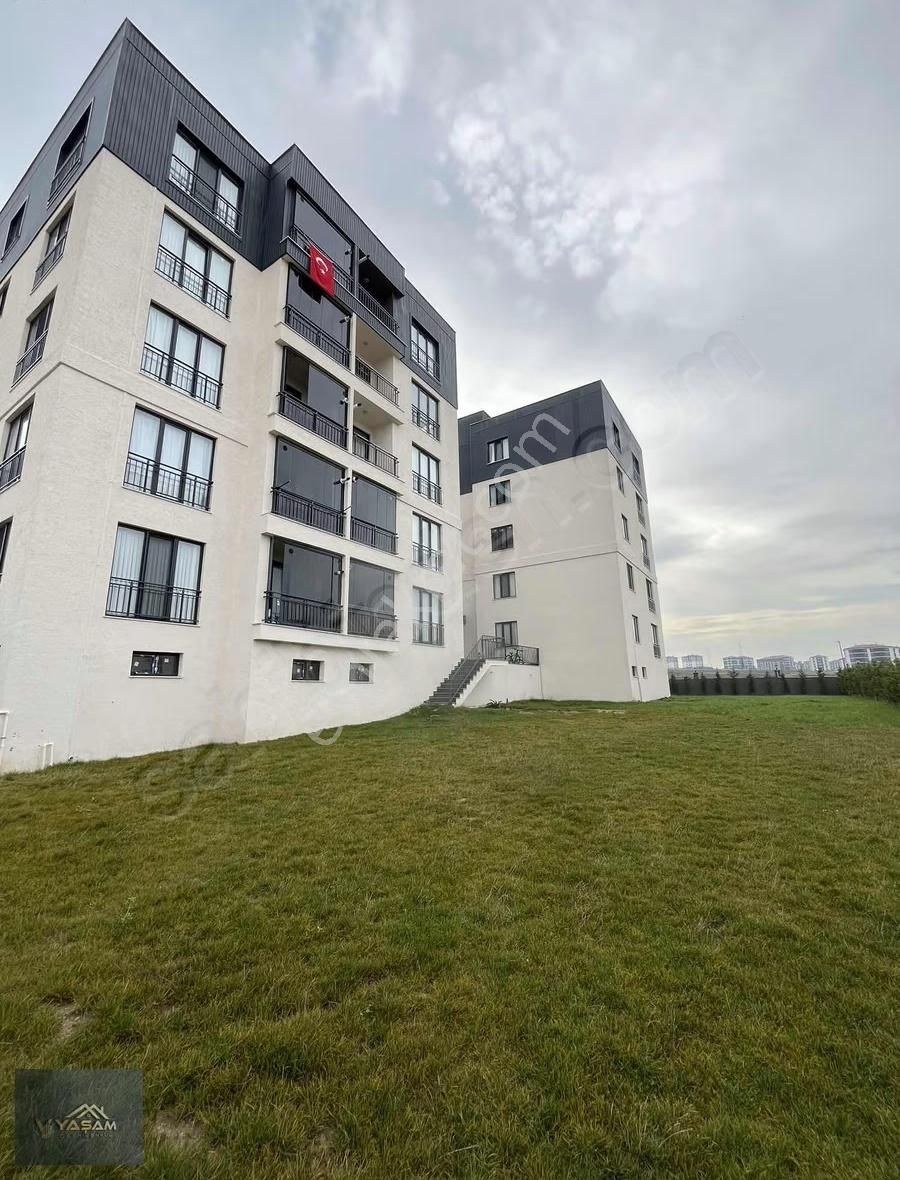 Site İçerisinde Kapalı Otopark Ve Geniş Peyzaj 2+1 Daire