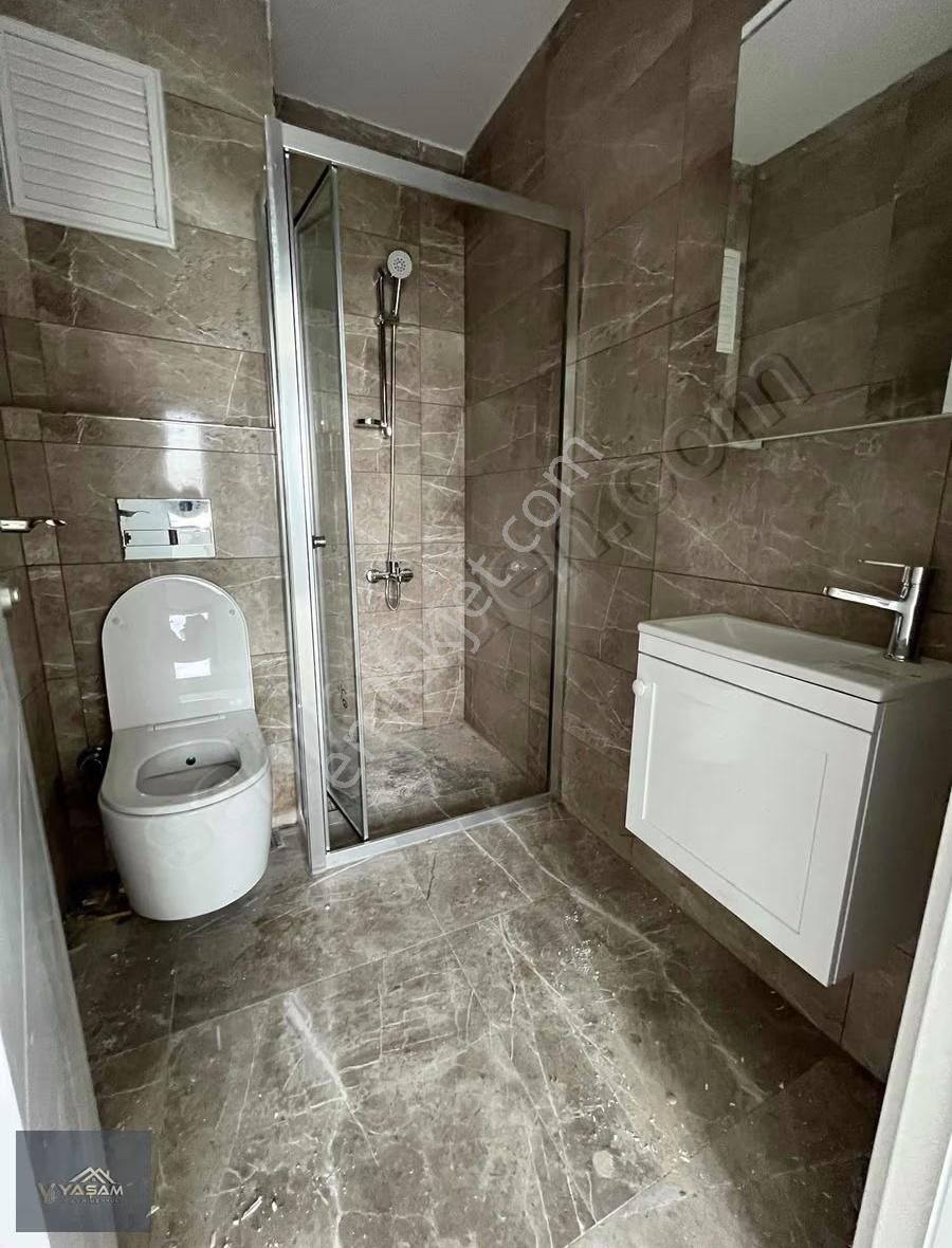 Site İçerisinde Kapalı Otopark Ve Geniş Peyzaj 2+1 Daire - Görsel 3