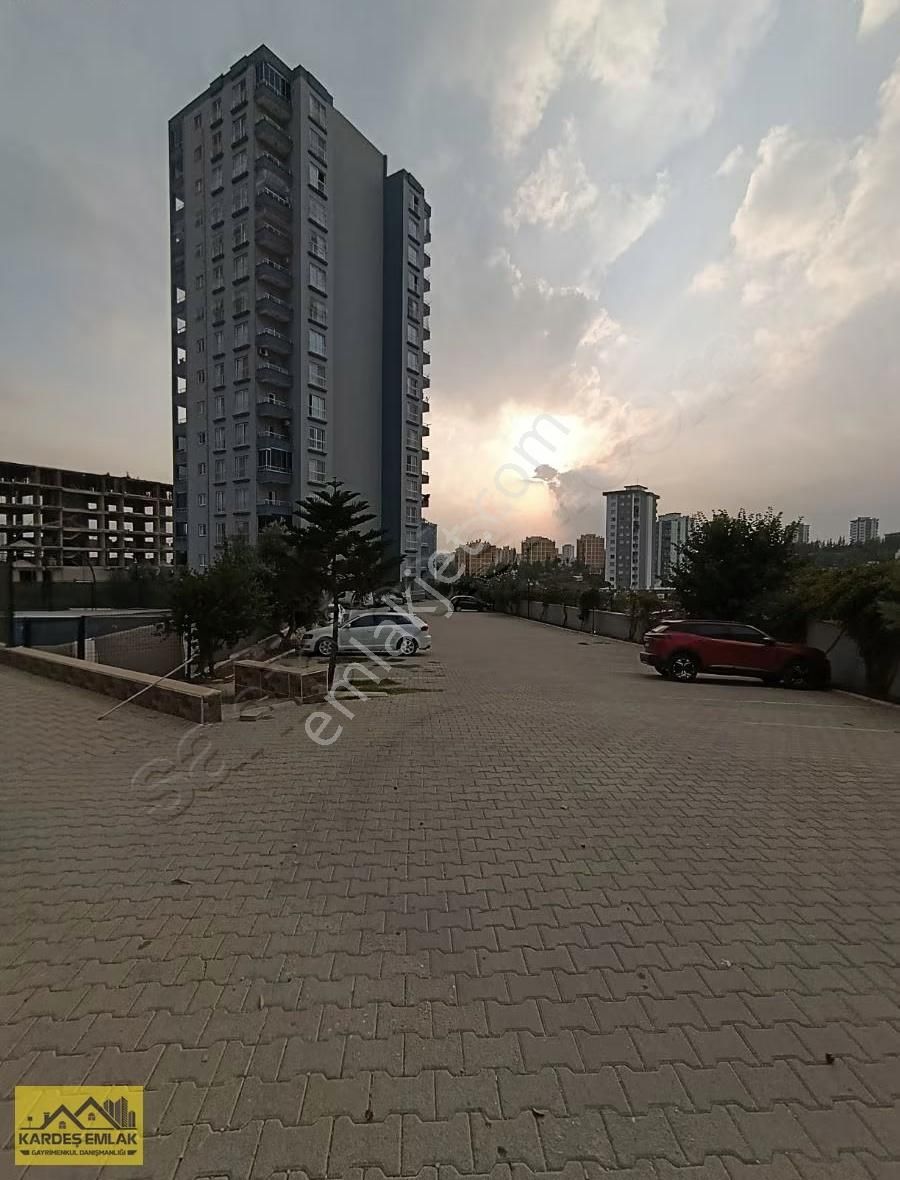 Kardeş Emlaktan Yüzme Havuzlu Site İçerisinde Genş 2+1 Satlık D - Görsel 8