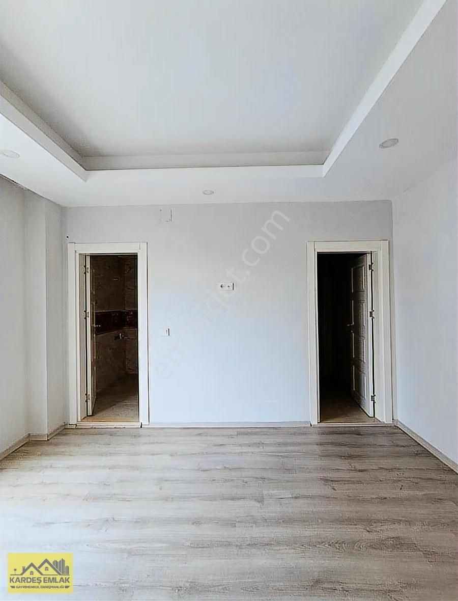 Kardeş Emlaktan Yüzme Havuzlu Site İçerisinde Genş 2+1 Satlık D - Görsel 2