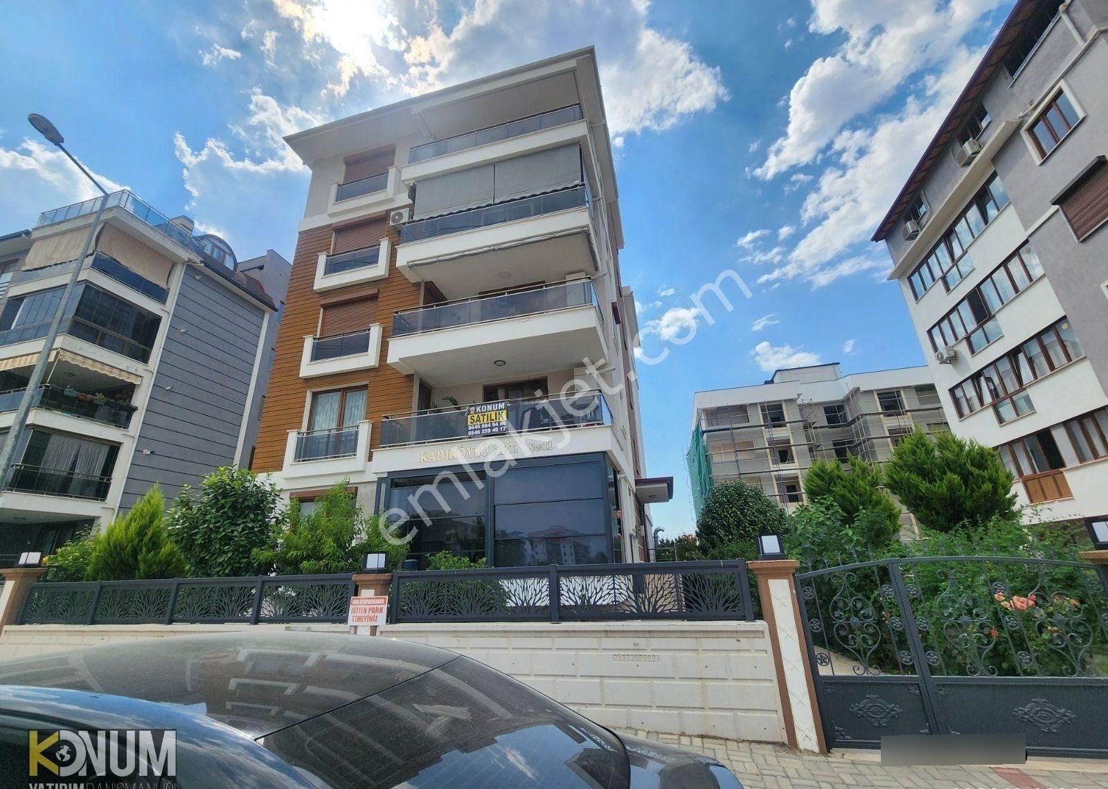 Yenişafak Satılık 210 M2 4+1 Ara Kat Daire İyi Konumda