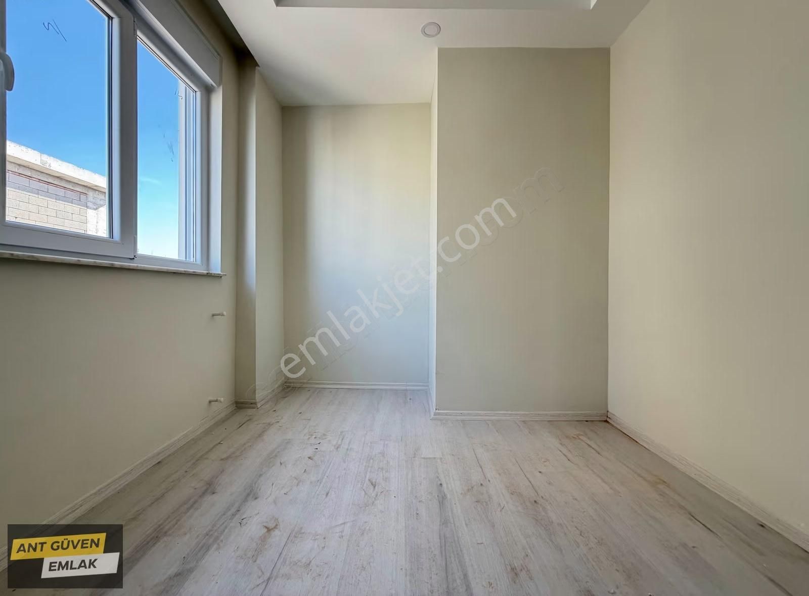 Çift Balkonlu Tek Daire Üzerine Asansörlü 4 Cepheli 2+1 Daire - Görsel 10