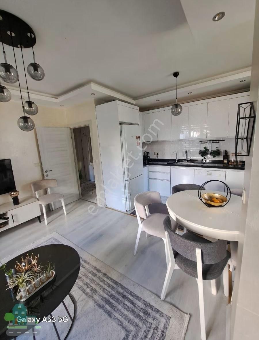 Villa Tadında 2+1 Satılık Daire Sitede Bahçede Tek Daire
