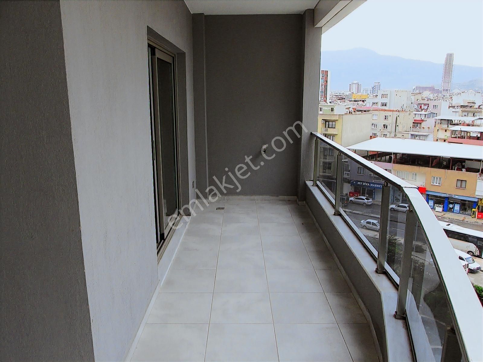 Bornova Goldiva Kuzey'de Net 145 M2 3+1 Satılık Daire - Görsel 3