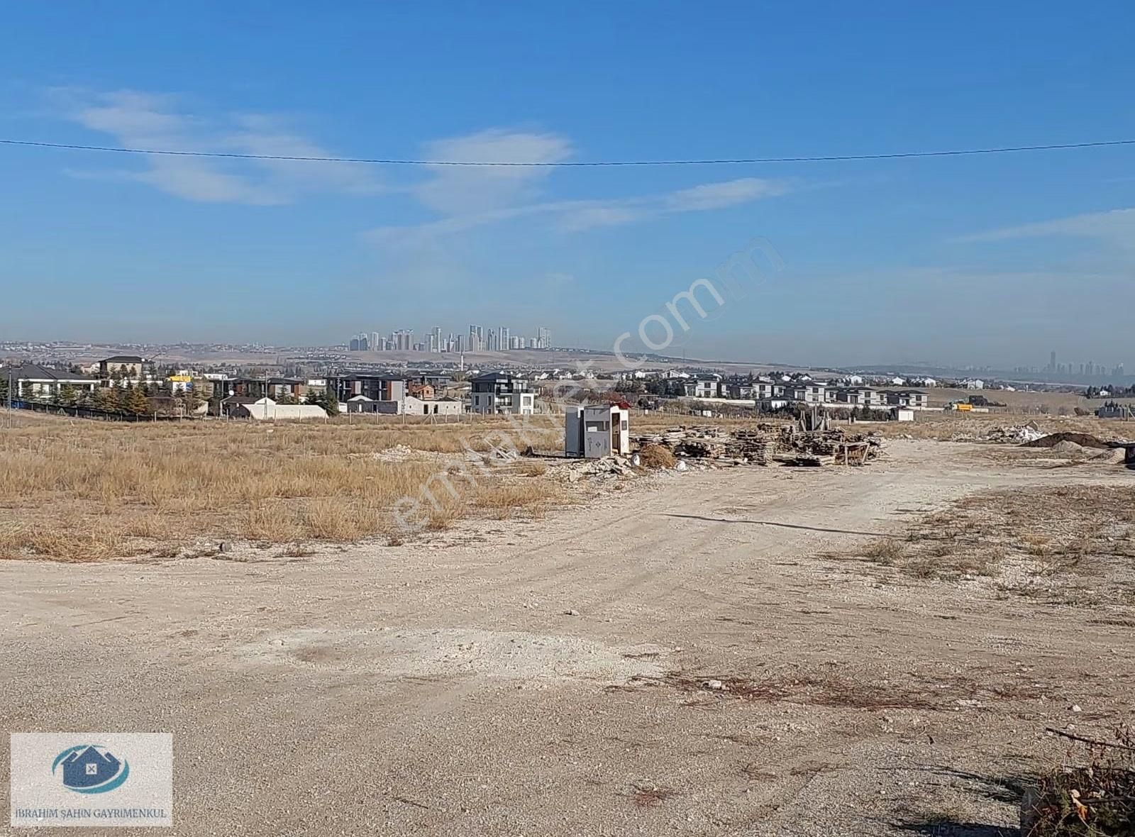 Ankara Gölbaşı Hacılarda Satılık İmarlı Arsa Tektapu Köşe Parsel - Görsel 15