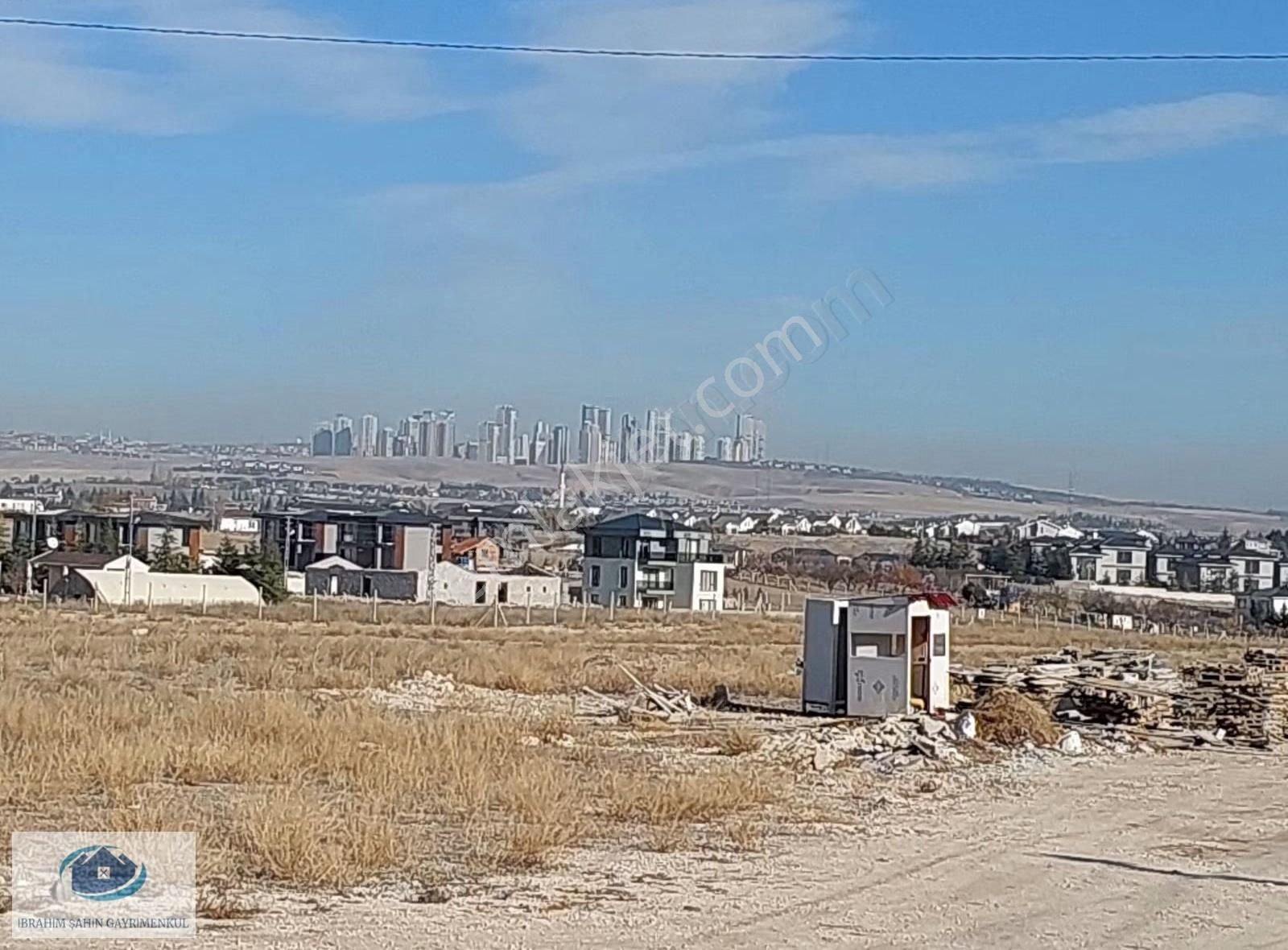 Ankara Gölbaşı Hacılarda Satılık İmarlı Arsa Tektapu Köşe Parsel - Görsel 18