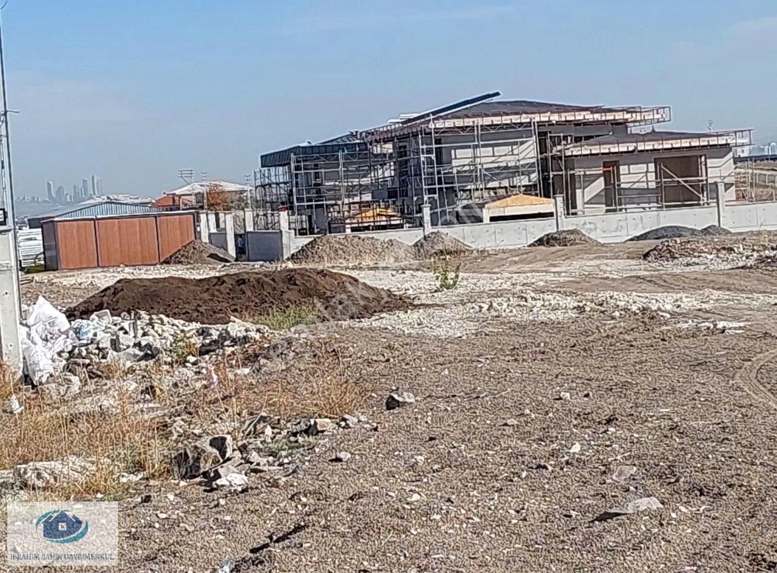 Ankara Gölbaşı Hacılarda Satılık İmarlı Arsa Tektapu Köşe Parsel - Görsel 5