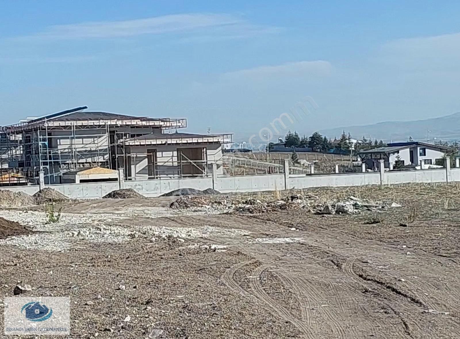 Ankara Gölbaşı Hacılarda Satılık İmarlı Arsa Tektapu Köşe Parsel - Görsel 13