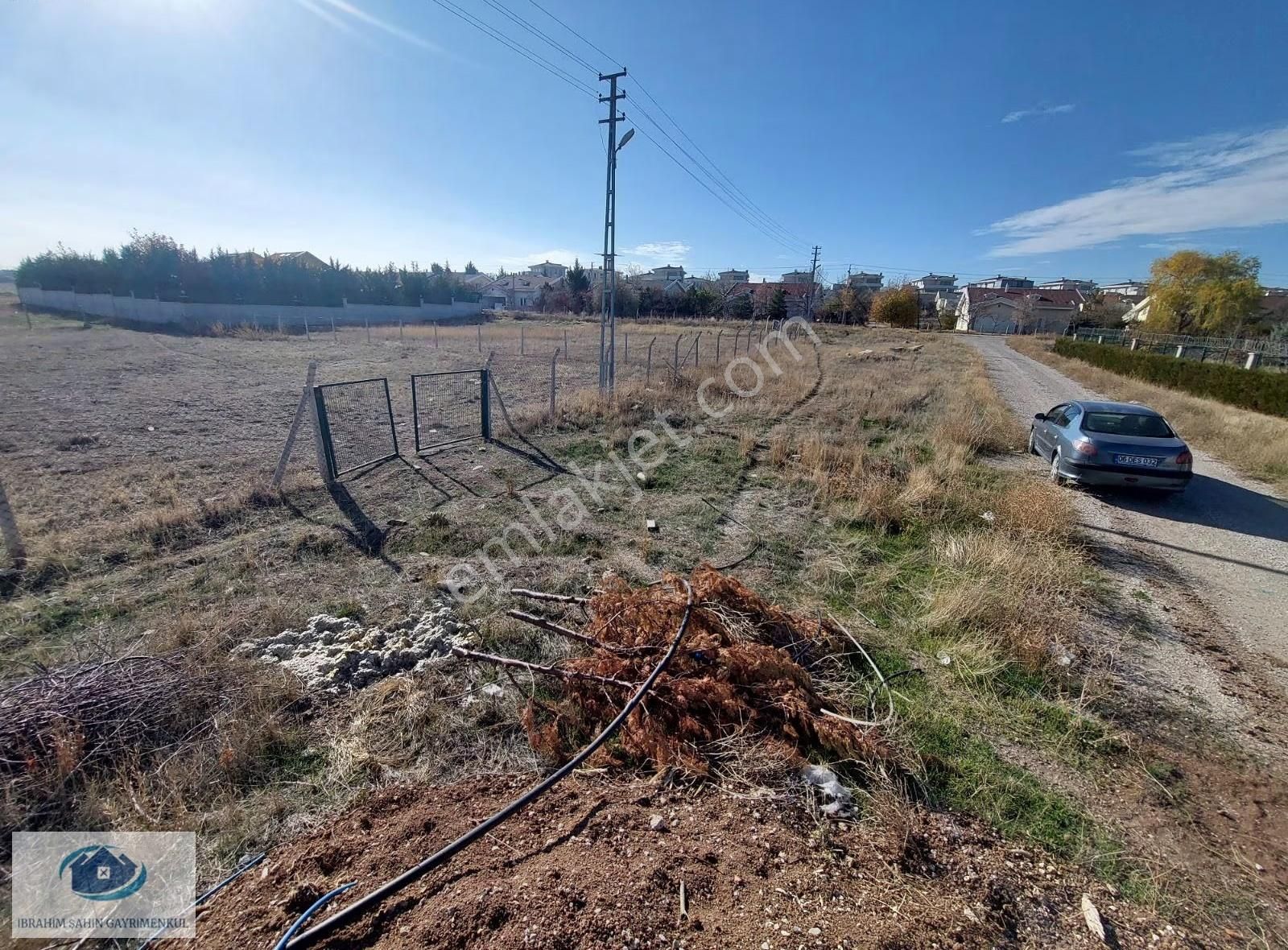 Ankara Gölbaşı Hacılarda Satılık İmarlı Arsa Tektapu Köşe Parsel - Görsel 14